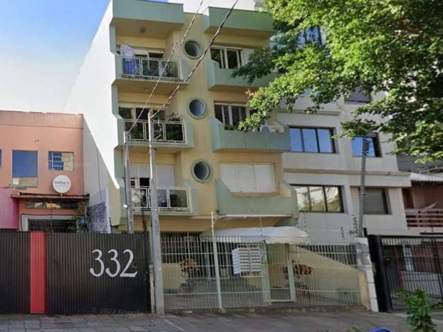 Excelente apartamento com 2 dormitórios no Bairro Santana, em rua tranquila, 1 banheiro auxiliar com hidromassagem, secador elétrico para toalha e ventilação natural, cozinha, área de serviço, aquecim