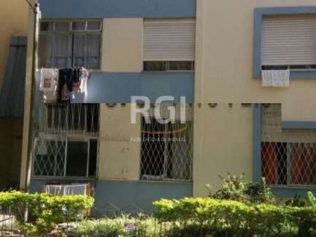 Excelente apartamento, de 02 dormitórios, cozinha, área de serviço, living 02 ambientes, todo em piso frio., em ótimo estado de conservação, desocupado.&lt;BR&gt;condomínio, com estacionamento rotativ