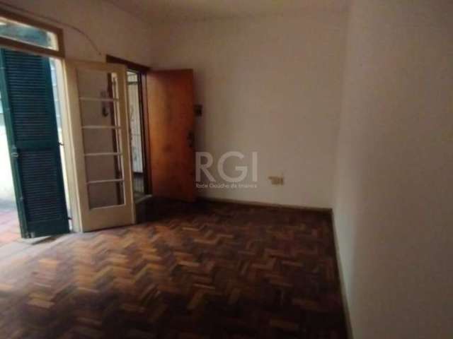 APARTAMENTO de 01 dormitório de frente com 38,34 m² . Apartamento , sala, cozinha, banheiro social com ventilação direta possui garden de 15 m². &lt;BR&gt;Prédio com elevador e Portaria 8 horas.&lt;BR