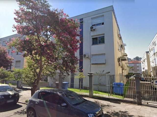 Ótimo apartamento no Passo Dareia, desocupado, de frente, com 38m² privativos. Possui sala ampla, 1 dormitório, banheiro com box, cozinha com área de serviço integrada. Piso parquet na sala e no dormi