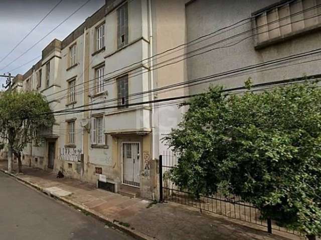 PREDIO INTEIRO,  IDEAL PARA RETROFIT  &lt;BR&gt;na  rua GASPAR MARTINS,  quase esquina com voluntários da pátria.&lt;BR&gt;(1800 M2) com 21 aptos de 3 dormitórios cada, precisando reformas.&lt;BR&gt;v