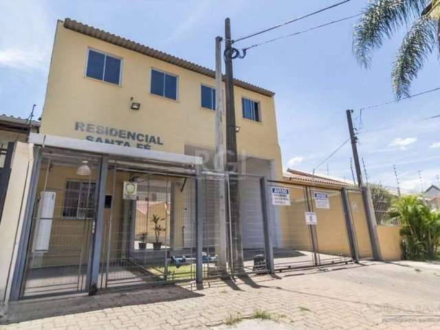 Apartamento de 2 dormitórios, com cozinha, sala de estar, banheiro social e área de serviço. Possui cômodos bem arejados e com boa iluminação.&lt;BR&gt;O condominio bem conservado conta com  Churrasqu