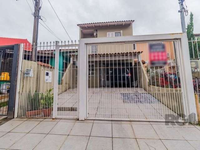 Ótimo sobrado de 115m² com 3 dormitórios sendo um deles com sacada, living, lavabo, banheiro social, cozinha, área de serviço separada, churrasqueira, piscina e vaga de garagem. &lt;BR&gt;Possui cômod