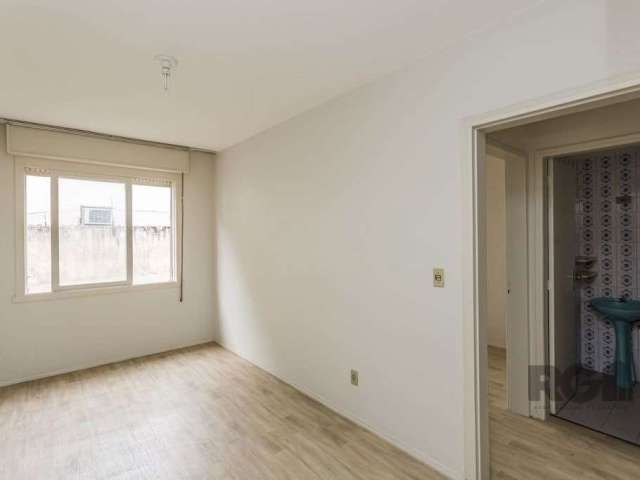 Ótimo apartamento de 42m² com 1 dormitório, living para dois ambientes, banheiro social com ventilação natural, cozinha e área de serviço separada. Bem iluminado e ventilado. Condomínio tranquilo e co