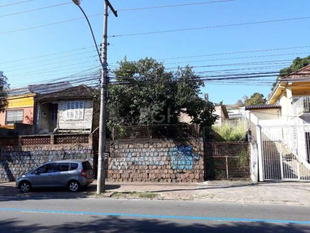 Excelente opção de investimento!!! Com potencial para comercial ou residencial, ótimo terreno na Av. Nonoai, medindo 9,40 X 33.  Imóvel pode ser vendido juntamente com o código LU438177. Veja este e o