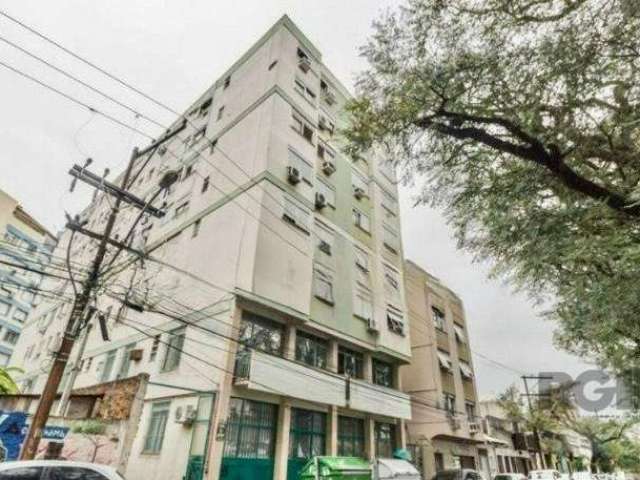 Excelente apartamento em andar alto no bairro Centro Histórico, distribuídos em 45m² privativos, com1 dormitório, amplo living para 2 ambientes, cozinha com armários, área de serviço separada, banheir