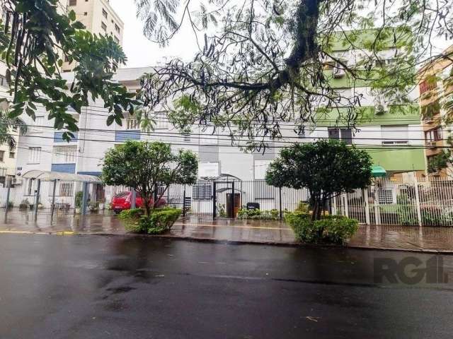 Ótimo apartamento à venda em Porto Alegre, localizado na Avenida Alegrete,  Bairro Petrópolis. Com 2 dormitórios, living 2 ambientes, banheiro social com ventilação natural, cozinha e área de serviço.