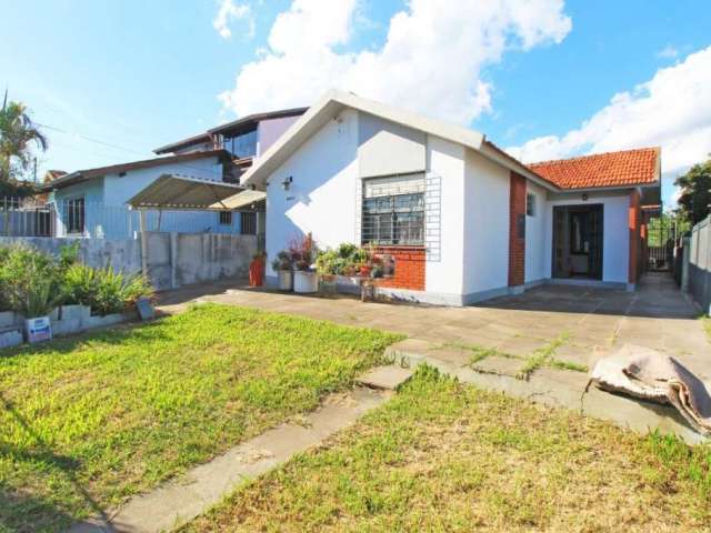 Casa 5 dormitórios, 1 suíte, 2 vagas de garagem, no bairro Camaquã, Porto Alegre/RS.    &lt;BR&gt;&lt;BR&gt;Casa no bairro Camaquã, de esquina, excelente para ser também um ponto comercial. &lt;BR&gt;