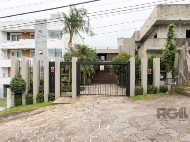 Maravilhosa residência com 04 suítes, todos com piso aquecido, sendo a suíte máster com closet, banheira hidromassagem, as duas suítes principais tem acesso a sacada e ao elevador.&lt;BR&gt;&lt;BR&gt;