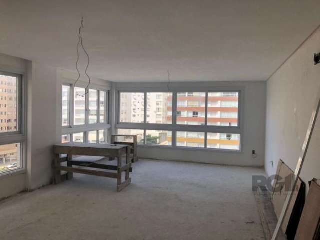 Apartamento Novo em Capão da Canoa.&lt;BR&gt;Ótimo apartamento à venda no Edifício Residencial e Comercial Portillo.&lt;BR&gt; O imóvel possui três dormitórios, sendo uma suíte, e dois dormitórios com