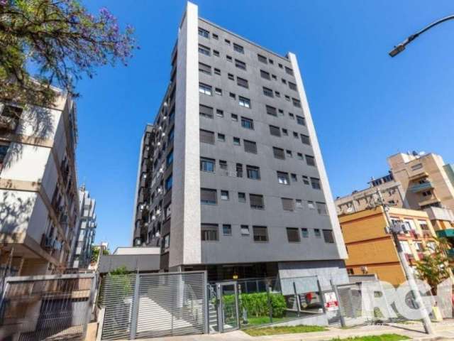 Em um dos bairros mais desejados de Porto Alegre, apresentamos um apartamento que alia conforto, estilo e praticidade. &lt;BR&gt;Este imóvel de 2 dormitórios, sendo 1 suíte, exala elegância e cuidado 