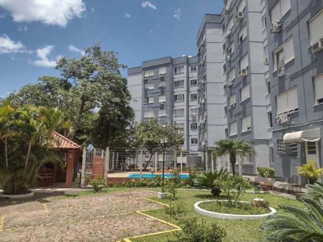 Ótimo apartamento com 62m², bem iluminado e areado, andar alto, com 02 dormitórios,  living, cozinha com área de serviço e banheiro social. Prédio com portaria, elevador, piscina, salão de festas, pla