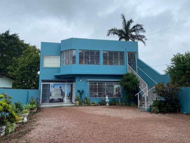 Excelente oportunidade de casa à venda na Avenida da Serraria!&lt;BR&gt;Localizada em uma região com boa infraestrutura e frente a fundos.&lt;BR&gt; Próxima a comércios, escolas e fácil acesso a trans