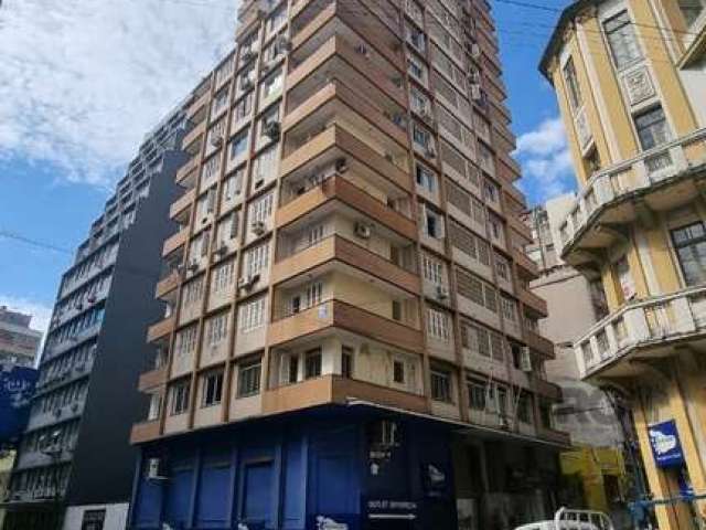 Apartamento 01 dormitório Centro Histórico, sala com sacada, cozinha  e área de serviço, banheiro social, elevador , ótima localização &lt;BR&gt;Obs. Precisa de reforma