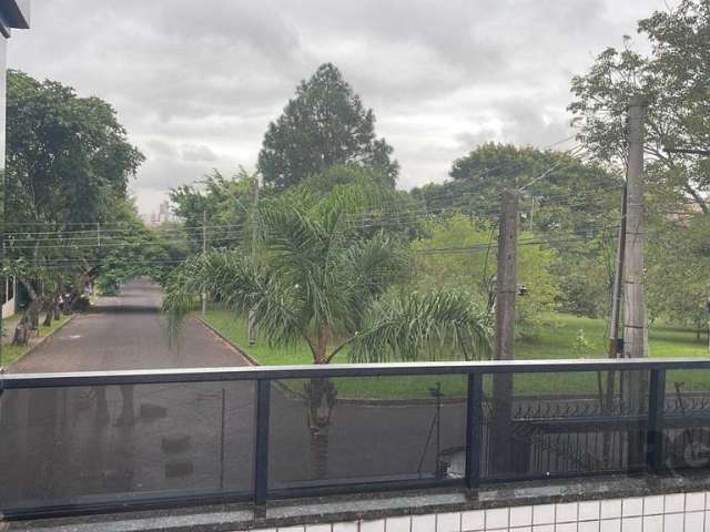 Apartamento Garden de 3 dormitórios com 2 vagas!&lt;BR&gt;no Bairro Jardim Itú Sabará, (Porto Alegre), suíte, possui 175m2 privativos, com patio de 50m2 com espera para piscina, Living amplo para 3 am