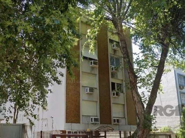 Vende-se apartamento desocupado, 2 dormitórios amplos com vaga coberta covenção e  compartilhada, Living em dois ambientes, banho social, copa e cozinha, área de serviço separada e banheiro auxiliar. 