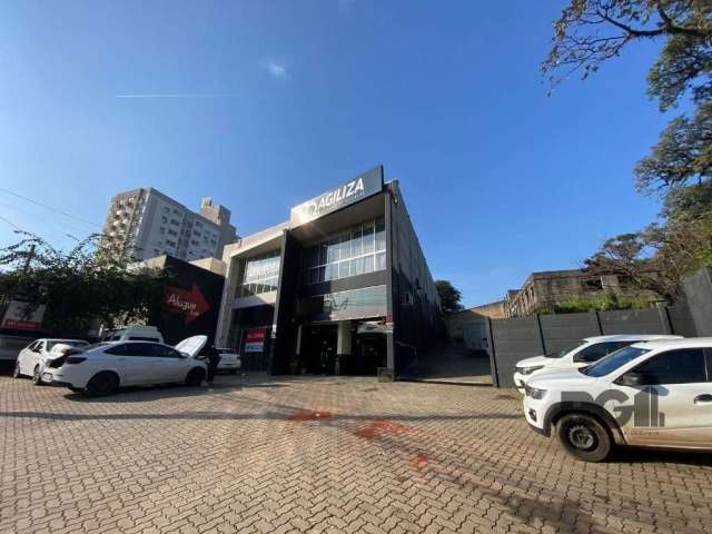 Duas lojas na Aparicio Borges 1067, sendo a loja 1 com 405m² e loja 2 com 441m², 3 banheiros em cada loja, pátio lateral com 360m² e pátio de fundos com 39m². Possui 17 vagas de estacionamento. Área d