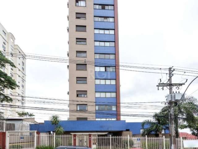 Lindo apartamento totalmente mobiliado localizado no bairro Petrópolis.&lt;BR&gt;&lt;BR&gt;Imóvel com living de 2 ambientes totalmente decorado, ampla sacada, cozinha completa com churrasqueira, área 