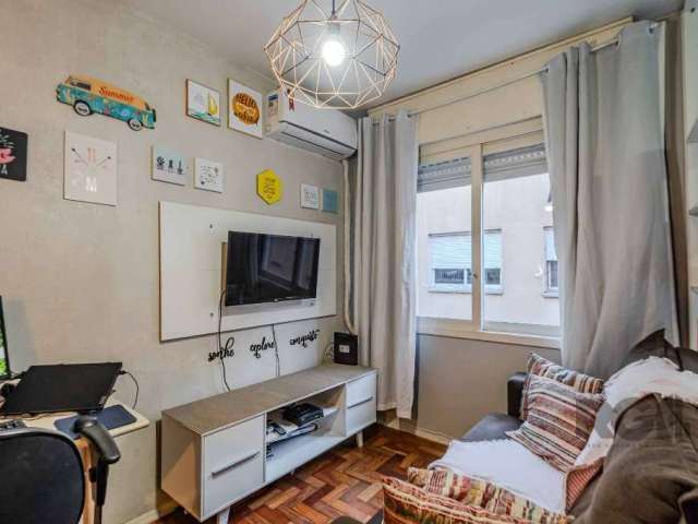 Amplo apartamento JK,  perfeito para 1 pessoa ou casal, mobiliado. Linhas de ônibus e lotações em frente ao condomínio que possui salão de festas, churrasqueira e porteiro eletrônico. Agende uma visit