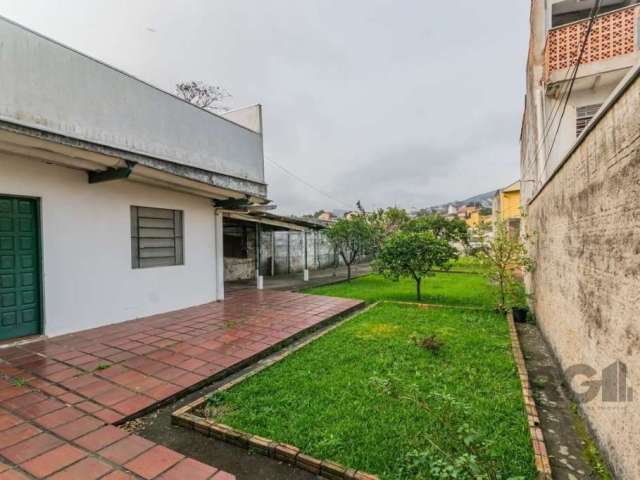 Casa bem localizada, próxima à Av. Bento Gonçalves, em um terreno de 11 x 50 metros. &lt;BR&gt;O imóvel conta com dois dormitórios, living espaçoso, cozinha funcional e 2 banheiros. Além disso, possui