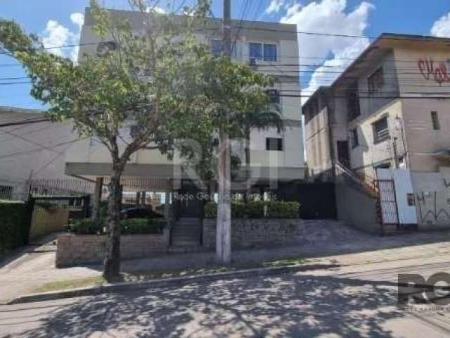 Ótimo apartamento no bairro Teresópolis, de frente, com 2 dormitórios e vaga rotativa. Possui sala ampla, 2 dormitórios, banheiro com ventilação natural, cozinha e área de serviço separada. Imóvel mui