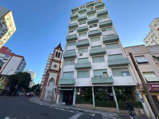 Apartamento Semi Mobiliado no Centro Histórico de Porto Alegre com 2 dormitórios, sala de estar e jantar cozinha com móveis planejados, apartamento bem arejado com ótima ventilação e posição solar.1 V