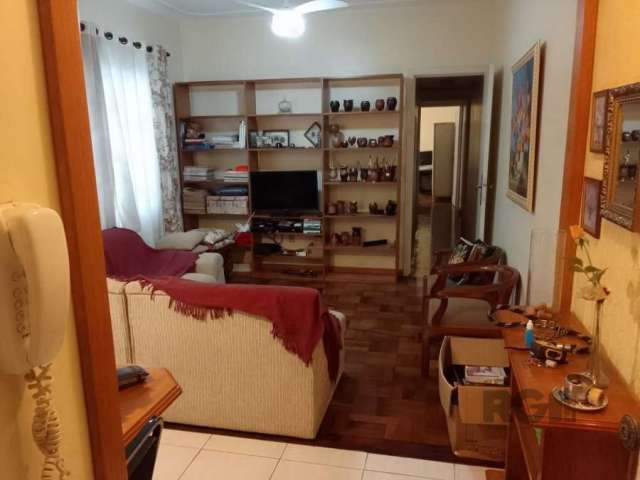 Apartamento de 2 dormitórios no Centro Histórico.&lt;BR&gt;Ótimo apartamento na Salgado Filho, bem ensolarado, 2 dormitórios, sendo 1 suíte e banheiro social. Área de serviço separada. &lt;BR&gt;Prédi