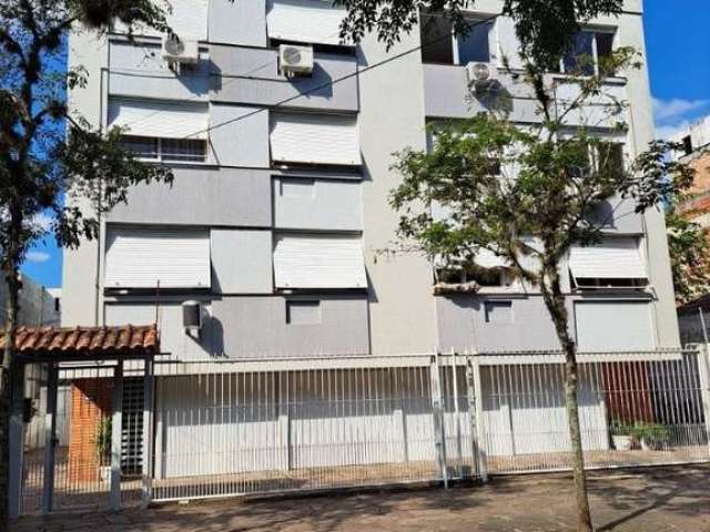 Apartamento 3 dormitórios , uma suíte , área de serviço separada e dependência  de empregada, uma vaga coberta  , apenas dois lances de escadas ,  prédio bem conservado , condomínio acessível .  &lt;B