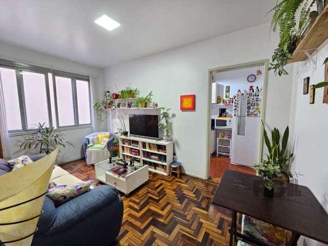 Apartamento 2 Dormitórios | Próximo a Redenção | Edifício com elevador | Estuda imóvel &lt;BR&gt;&lt;BR&gt;Para quem deseja morar em ótima localização, apartamento confortável, arejado e iluminado. Ag