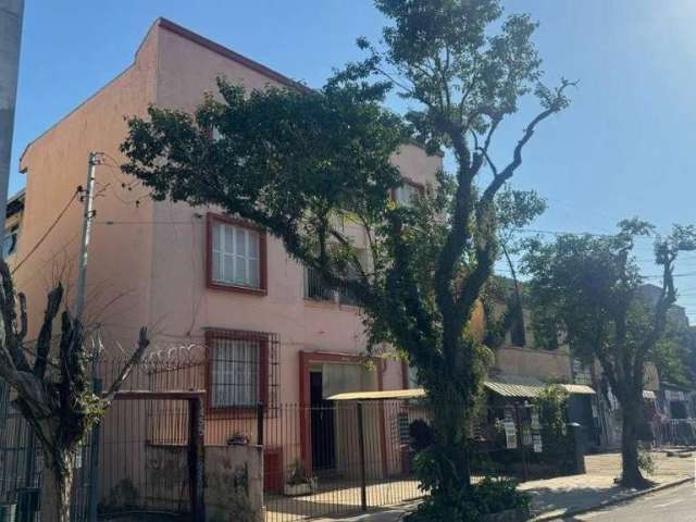 APARTAMENTO 2 DORMITÓRIOS FUNDOS ENSOLARADO - CÓD.RP390521&lt;BR&gt;&lt;BR&gt;Apartamento no Bairro Cidade Baixa ,  no coração do bairro! Este apartamento na Rua General Lima e Silva oferece uma local