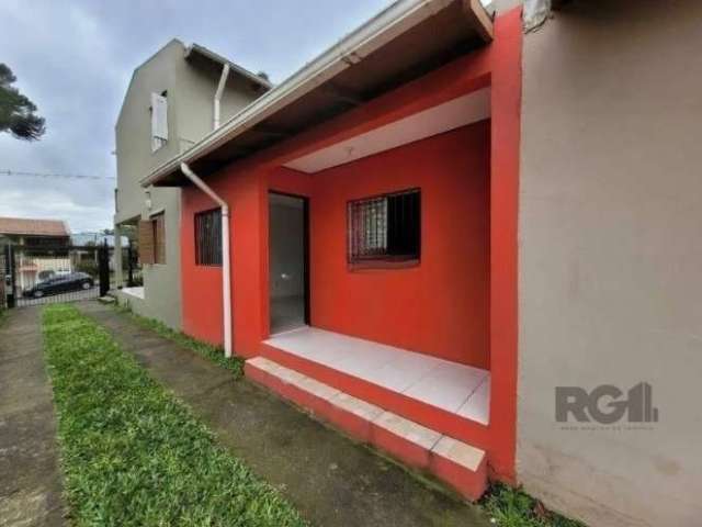 Casa 2 dormitórios com vaga no bairro Cristal!!&lt;BR&gt;&lt;BR&gt;Imóvel com cozinha e sala espaçosos, 1 banheiro, 02 dormitórios, pátio compartilhado, churrasqueira coletiva, 01 vaga de garagem desc