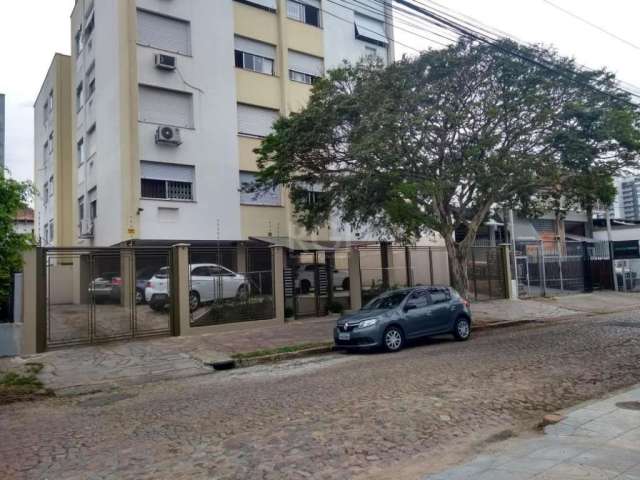 Apartamento semi-mobiliado à venda em Porto Alegre, no bairro Vila Ipiranga, dois dormitórios, living 2 ambientes, cozinha com área de serviço integrada e banheiro social, com uma vaga de garagem rota