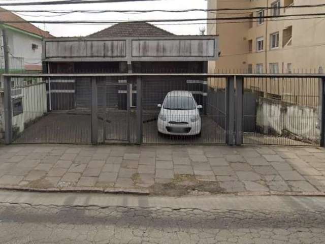 Casa na avenida Nonoai em Porto Alegre: Terreno com 12x30m.