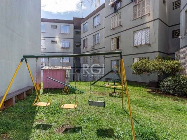 APARTAMENTO 2 dormitórios - 46,25 m² área privativa- Bairro Santa Teresa - living (piso frio) cozinha (sob medida), área de serviço banheiro social (box de vidro). No Segundo andar. 1 lance de escada.