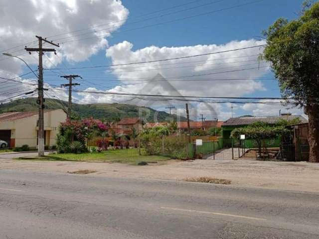 Excelente terreno comercial de frente para a Avenida Edgar Pires de Castro, junto ao melhor polo comercial da região, medindo 10 metros de frente por 36 metros de comprimento.&lt;BR&gt;Estudo caminhão