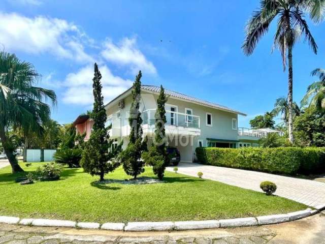 Casa em Condomínio na Praia da Enseada, Guarujá - SP