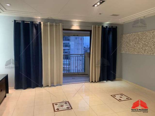 Apartamento á Venda Mooca  3 dormitórios 1 suíte , 3 vagas de garagens demarcadas, living com terraço fechado com vidro vista panoramica andar alto