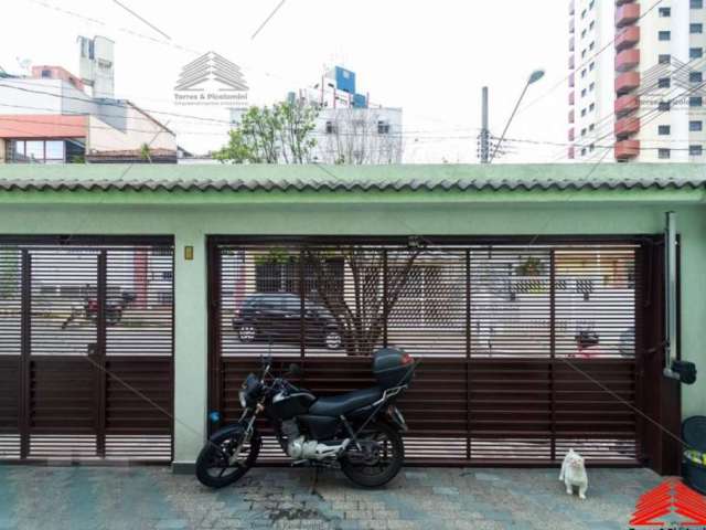 Excelente Sobrado à venda a 500 metros do Metrô Praça da Àrvore, 4 Quartos com 1 Suíte, 7 Vagas de Garagem.Terreno 10x 30m   -  Area Construida 400m