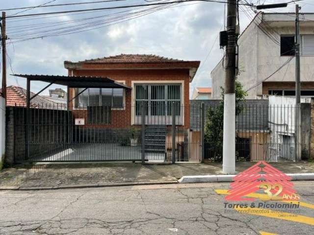 Casa com terreno de 10x26 metros, a venda, 4 dormitorios, 4 salas, 2 vagas de garagem, 4 banheiros