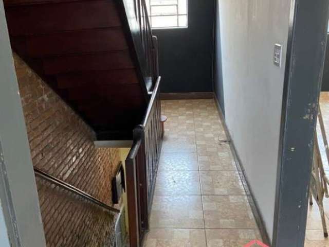 Casa Sobrado à Venda na Mooca, São Paulo-SP: 2 Quartos, Sala, 2 Banheiros, 1 Vaga na Rua Puris - 125m² por 570mil