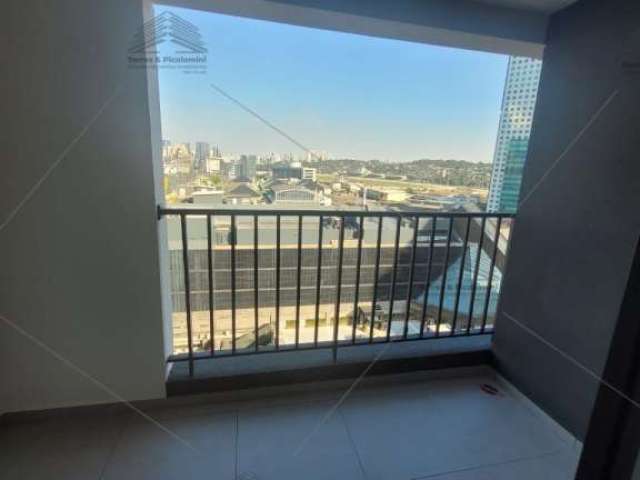 Apartamento a venda com 30 m2, 1 dormitórios, varanda com vista livre, em frente ao Shopping Eldorado e a 500 metros do Metrô Faria Lima.