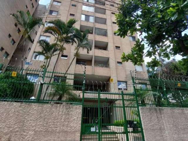 Apartamento na Mooca com 1 dormitório, vaga de garagem, 2 banheiros, vista panorâmica de São Paulo.