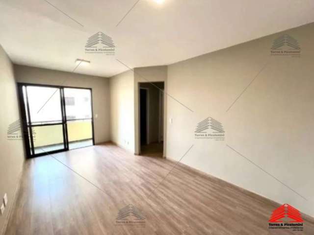 Apartamento Cambuci Todo Reformado com 57 Metros, 2 Dormitórios, Sala 2 Ambientes com Sacada, Cozinha Planejada, 1 Vaga. Próximo ao metrô