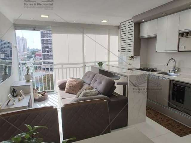 Apartamento de 50 m² a venda na Vila Prudente, com 2 dormitórios, 1 banheiro, cozinha americana, varanda, sala, mobiliado, moveis planejados, elevador