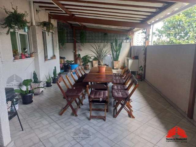 Oportunidade única!! Lindo apartamento com 2 quartos, 2 salas, 2 banheiros, 1 vaga de garagem, gardem ampla área externa , 87,00 m2 de área.