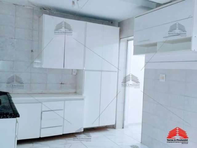 Sobrado de 92 m² a venda no Ipiranga, com 2 dormitórios sendo 1 suíte, 2 banheiros, cozinha planejada, sala, lavanderia, área de serviço