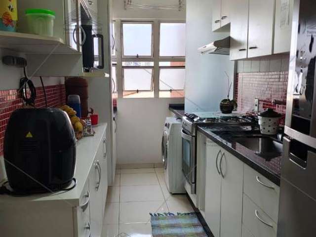 Apartamento a venda na Vila Prudente, 3 dormitórios, repleto de armário, banheiro todo reformado, com aquecedor, sala ampla, sacada, área de serviço