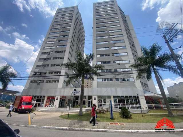 Sala com 1 vaga de estacionamento próximo ao Memorial da América Latina