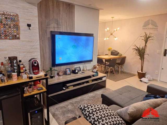 Apartamento em Santo André com 70m², 3 dormitórios, cozinha estilo americana, varanda gourmet envidraçada, 2 vagas de garagem com depósito