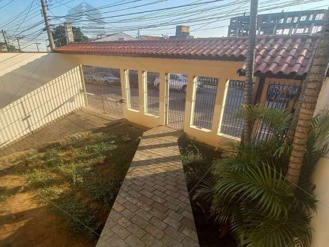 Casa Térrea a Venda na Vila Alpina, Localização Boa, Espaço Gourmet, Amplo quintal com Pomar, 8 Vagas Cobertas, Sóton com 63m2, Terreno de 10 x 43